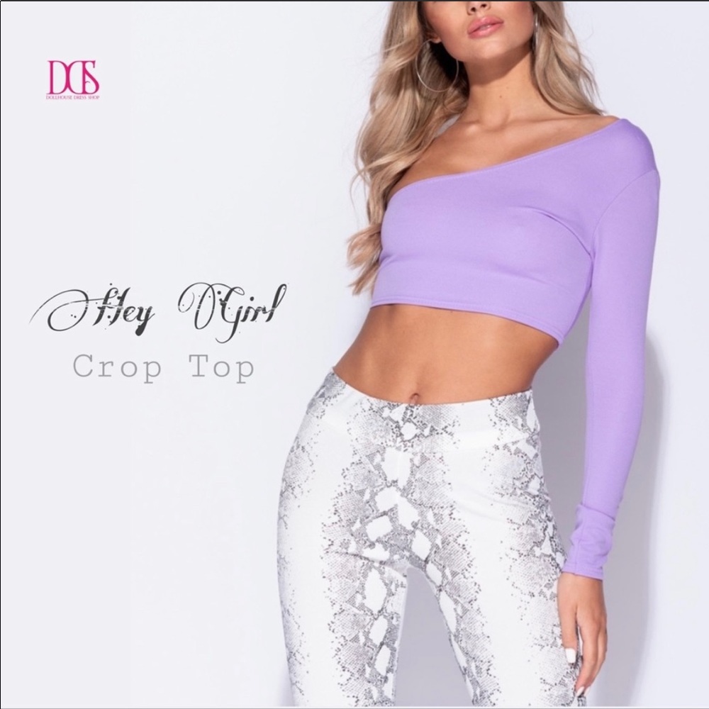 5 ⭐️Hey Girl - One Shoulder Long Sleeve CropTop
